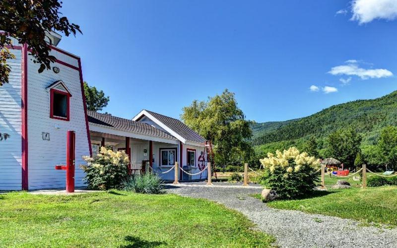 Maison Accueillante - Spa, Fleuve Et Montagnes! Petite-Riviere-Saint-Francois Exteriör bild